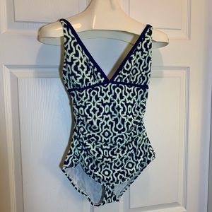 Tommy Bahama Malibu Medallion Swimsuit  Size 6